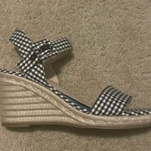 Lifestride Memory Foam Sandal. New in box. Black and white checked.